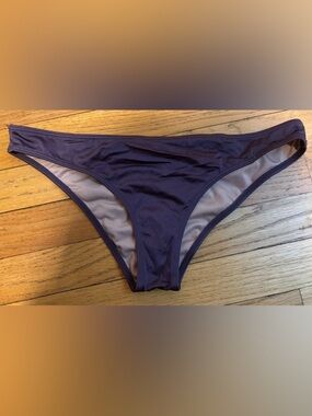 Victoria’s Secret Purple Swim Bottom Size medium